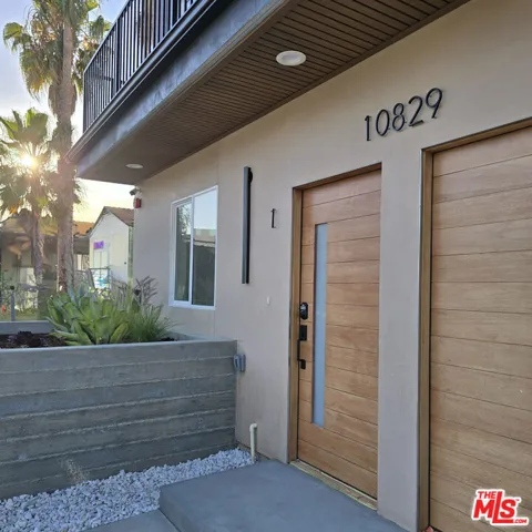 10829 Peach Grove Street 1, North Hollywood, California 91601