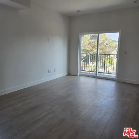 10829 Peach Grove Street 2, North Hollywood, California 91601