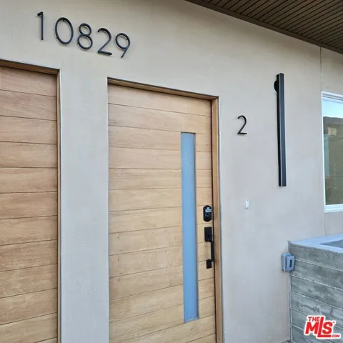 10829 Peach Grove Street 2, North Hollywood, California 91601
