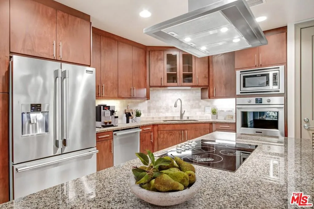 Spacious Open Kitchen