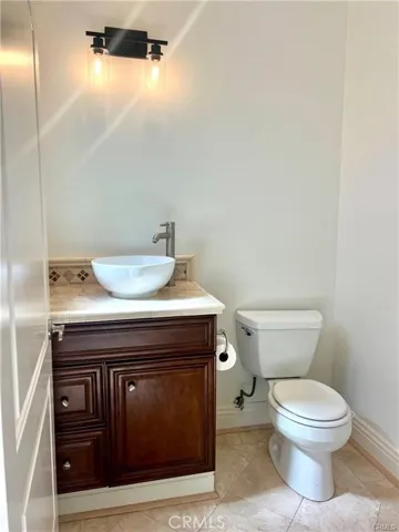 25292 De Salle, Laguna Hills, California 92653