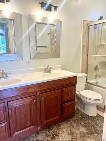 25292 De Salle, Laguna Hills, California 92653