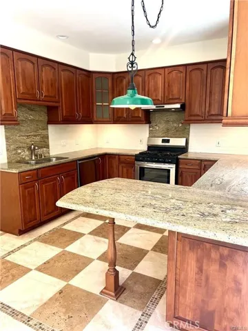 25292 De Salle, Laguna Hills, California 92653