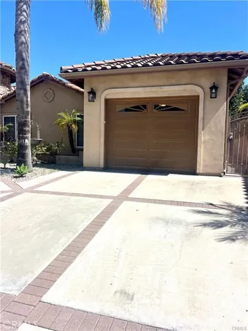 25292 De Salle, Laguna Hills, California 92653
