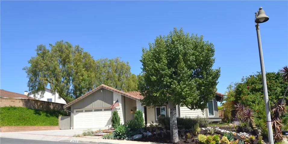 27972 Gallina, Mission Viejo, California 92692