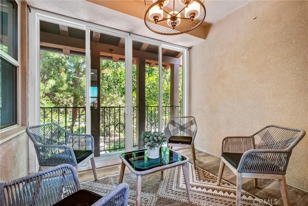 patio off of kitchen