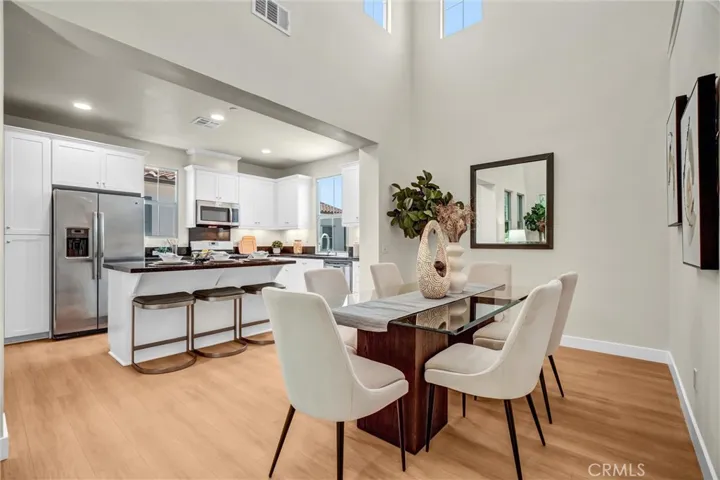 kitchen/dining area