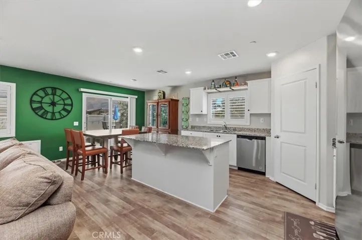419 Poplar Hill, San Jacinto, California 92583