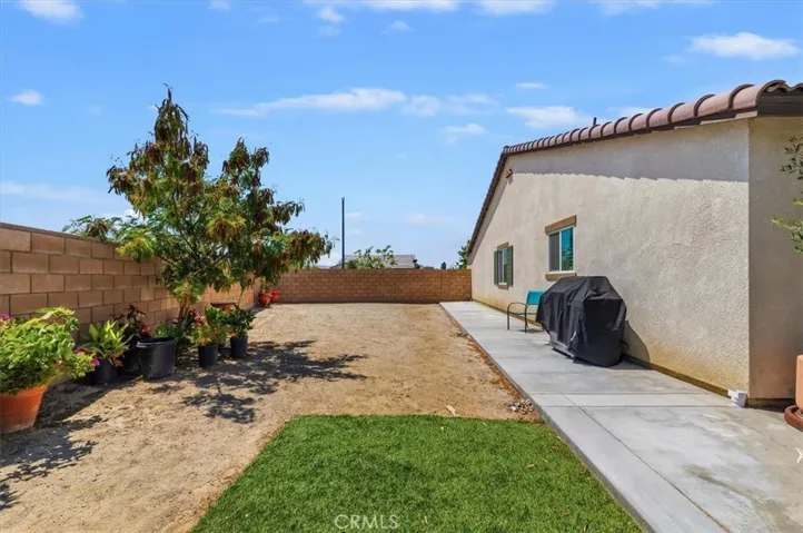 419 Poplar Hill, San Jacinto, California 92583
