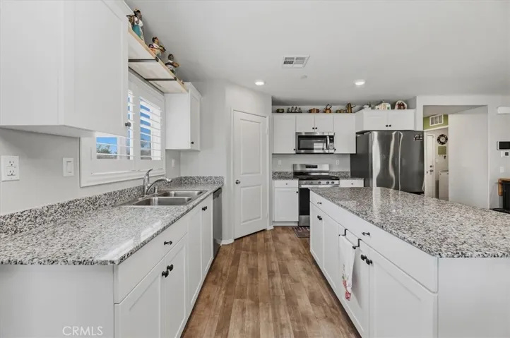 419 Poplar Hill, San Jacinto, California 92583