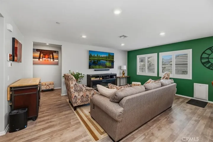 419 Poplar Hill, San Jacinto, California 92583