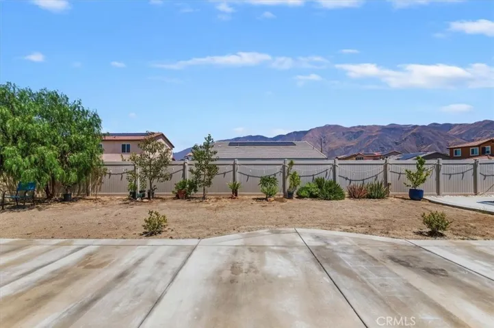 419 Poplar Hill, San Jacinto, California 92583