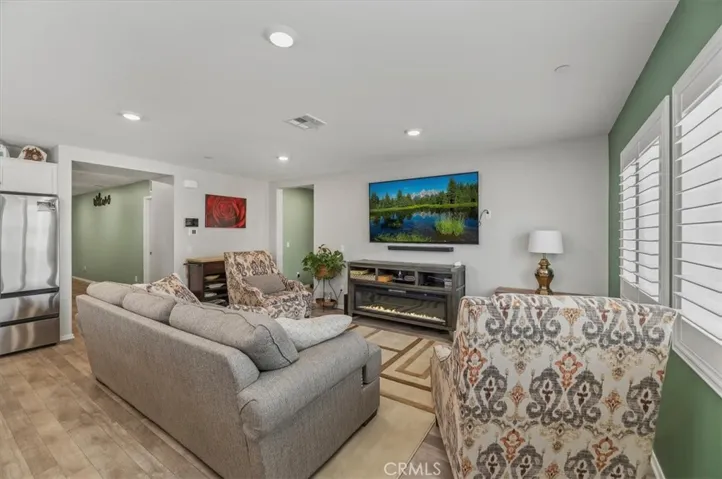 419 Poplar Hill, San Jacinto, California 92583
