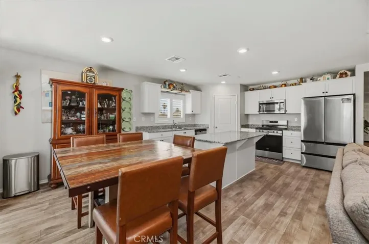 419 Poplar Hill, San Jacinto, California 92583