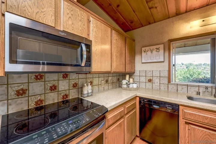 , Vista, California 92084