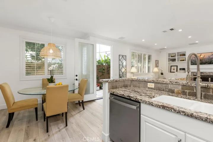 302 Canoe Pond, Costa Mesa, California 92627