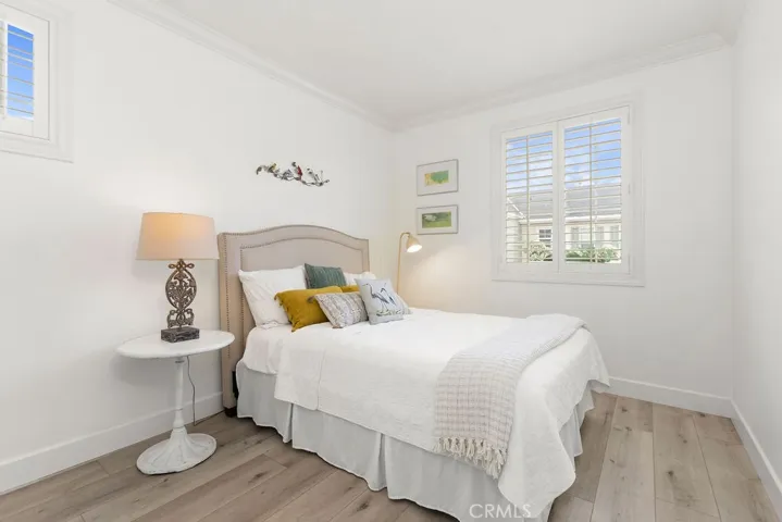 302 Canoe Pond, Costa Mesa, California 92627