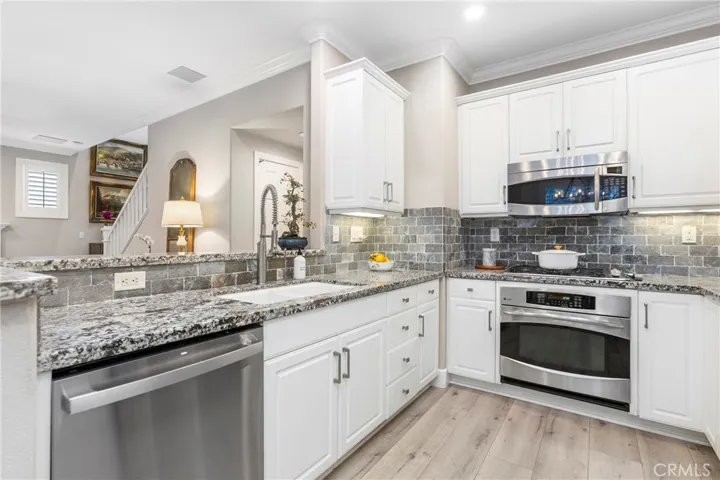 302 Canoe Pond, Costa Mesa, California 92627