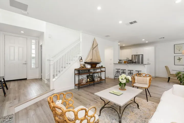302 Canoe Pond, Costa Mesa, California 92627