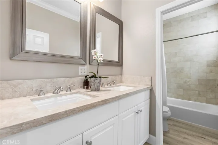 302 Canoe Pond, Costa Mesa, California 92627