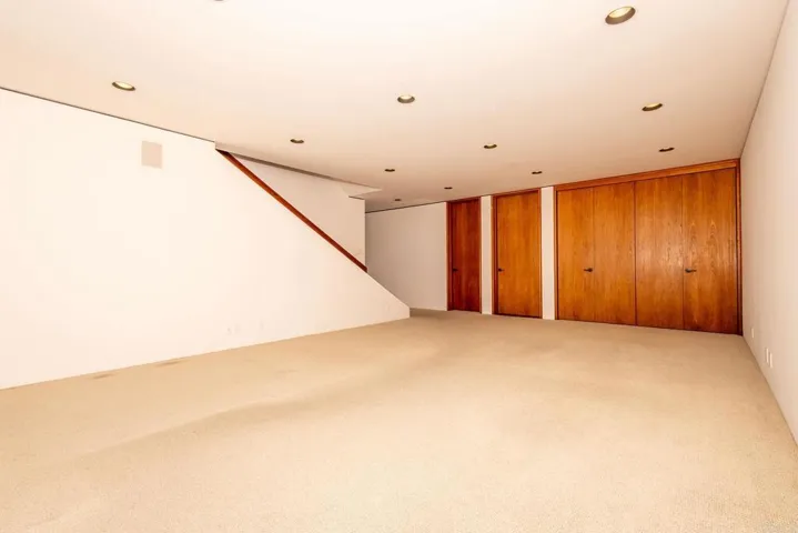 Lower Living area