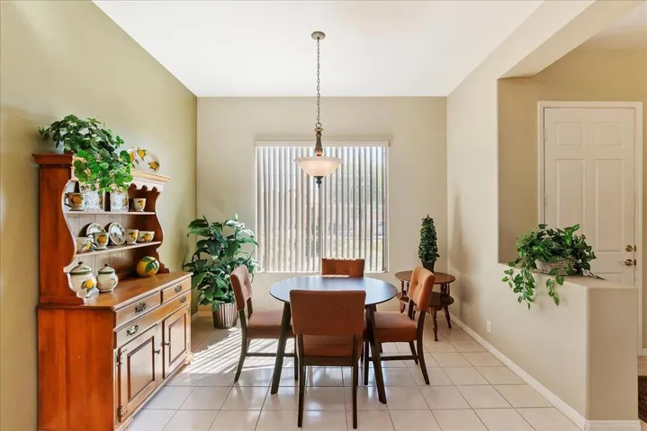 13-Breakfast Area