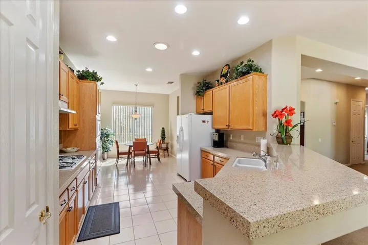 10-Kitchen
