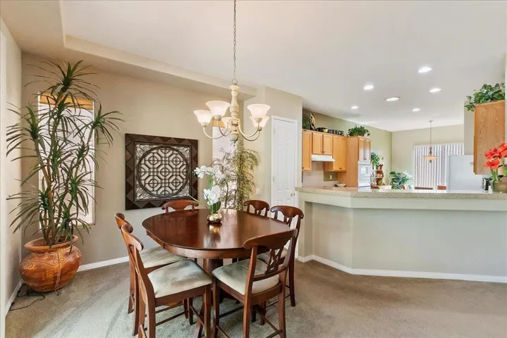 09-Dining Area