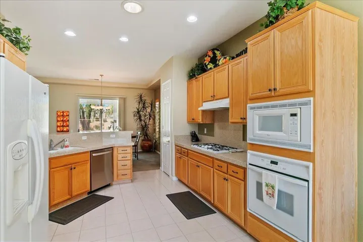 12-Kitchen
