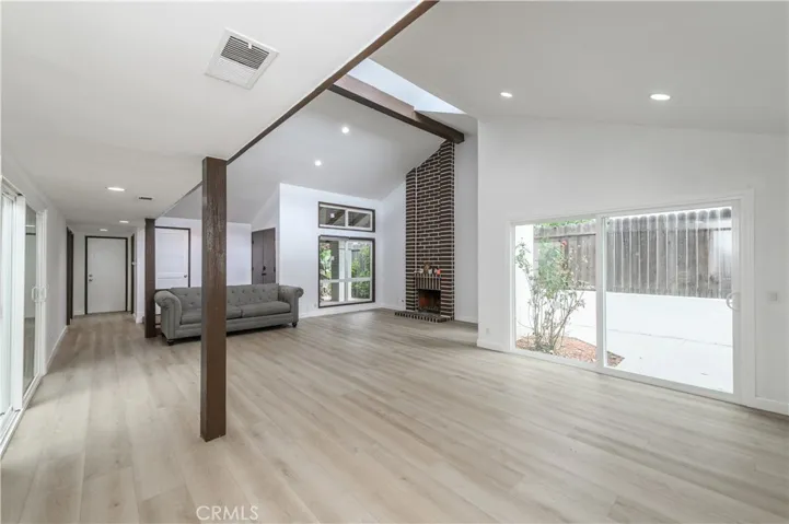 5016 Paseo De Vega, Irvine, California 92603