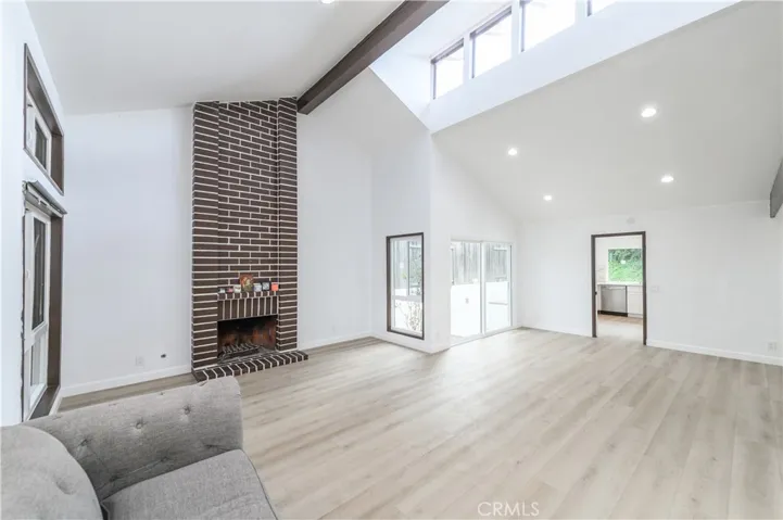 5016 Paseo De Vega, Irvine, California 92603