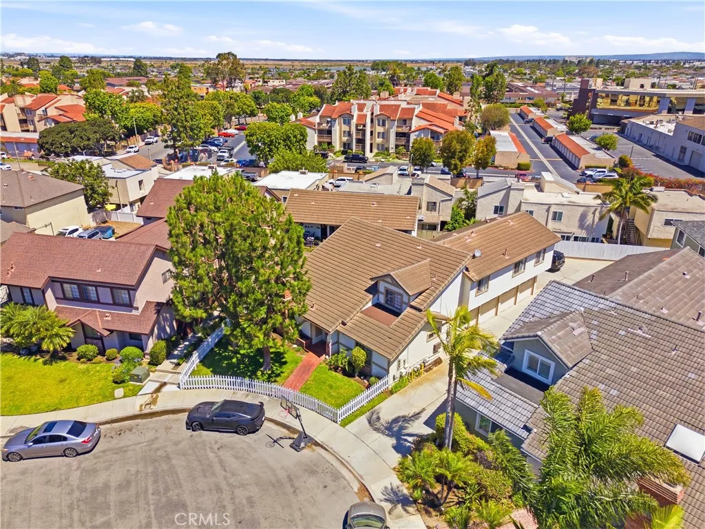 4891 Vista Dr
