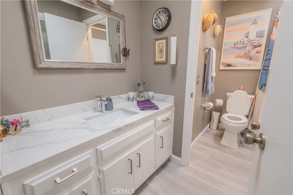 2nd Bathroom