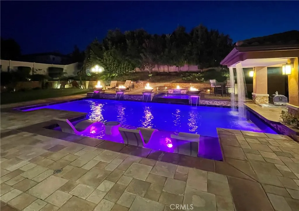 Vibrant Programmable Pool Lights