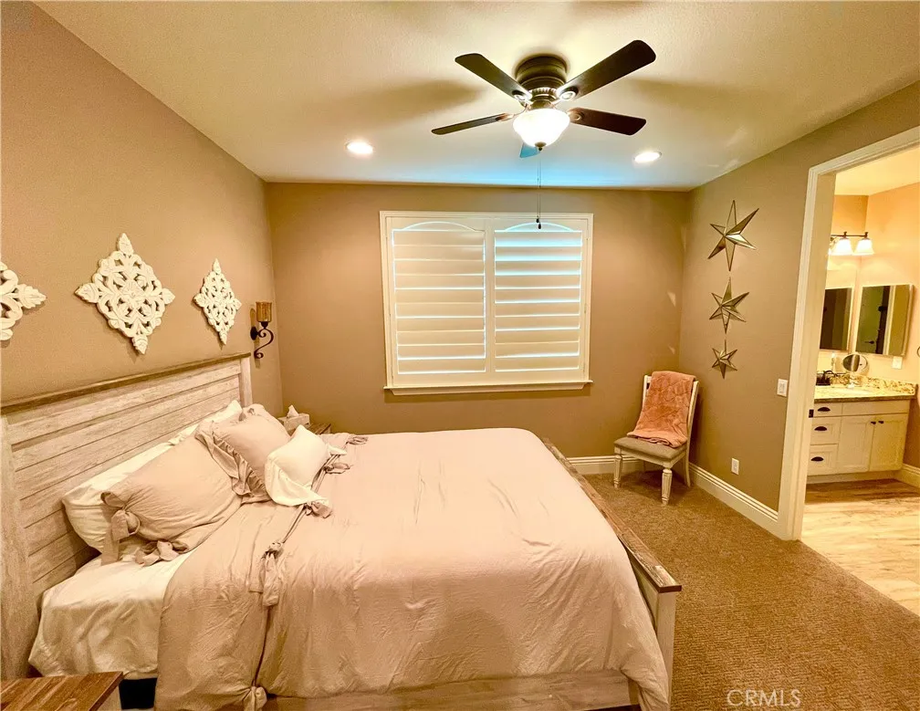 Middle Bedroom