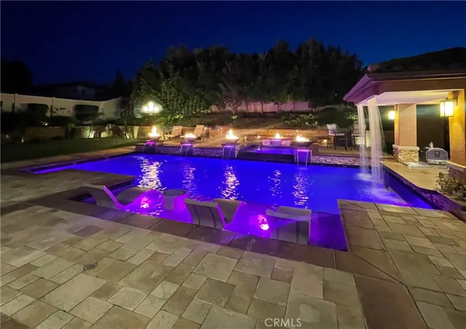 Vibrant Programmable Pool Lights