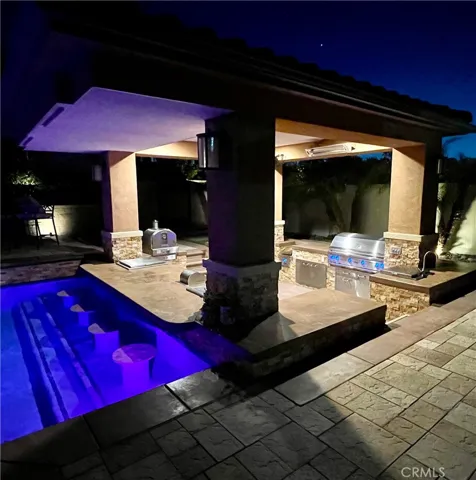 Swim Up Bar