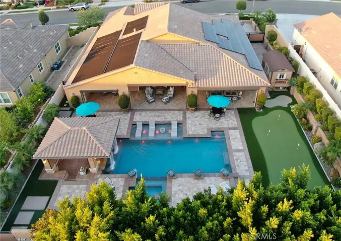 Manicured Landscaping