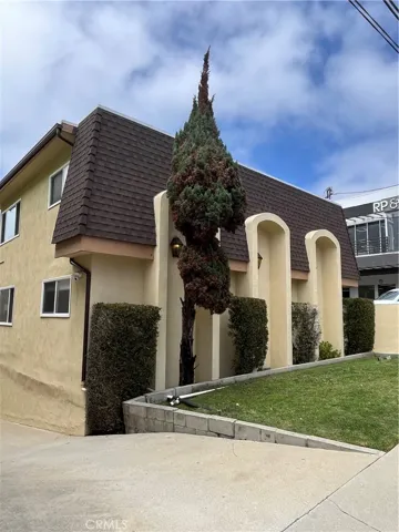 2121 PCH Driveway