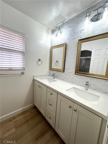 2nd Bathroom