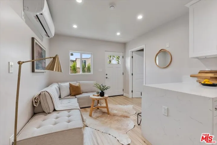 3726 W 59th Street, Los Angeles, California 90043