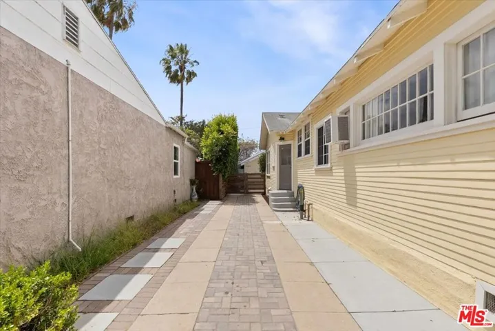 3726 W 59th Street, Los Angeles, California 90043
