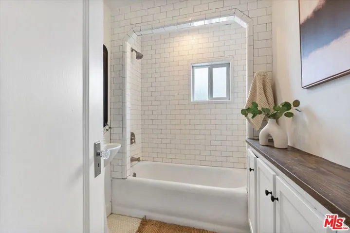 3726 W 59th Street, Los Angeles, California 90043