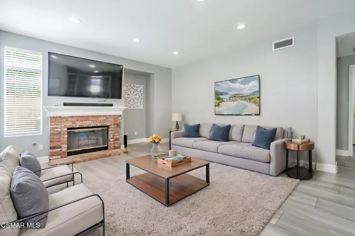 22-web-or-mls-_CK16797 virtually staged