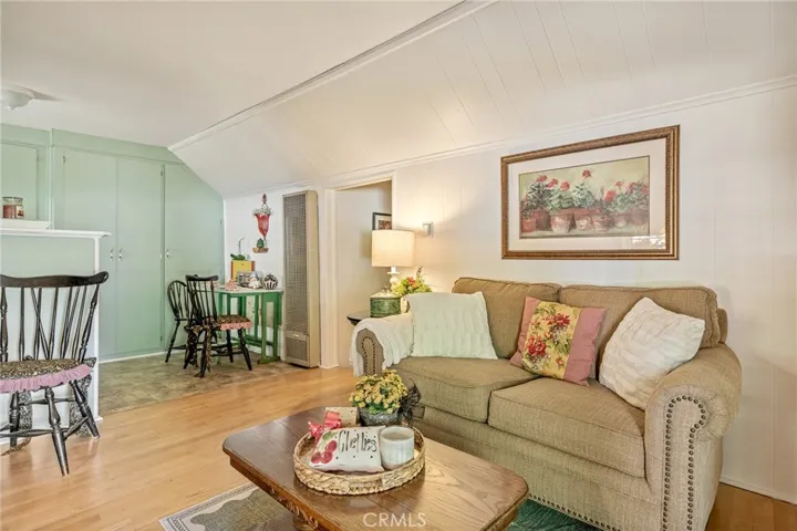 Single level cottage.