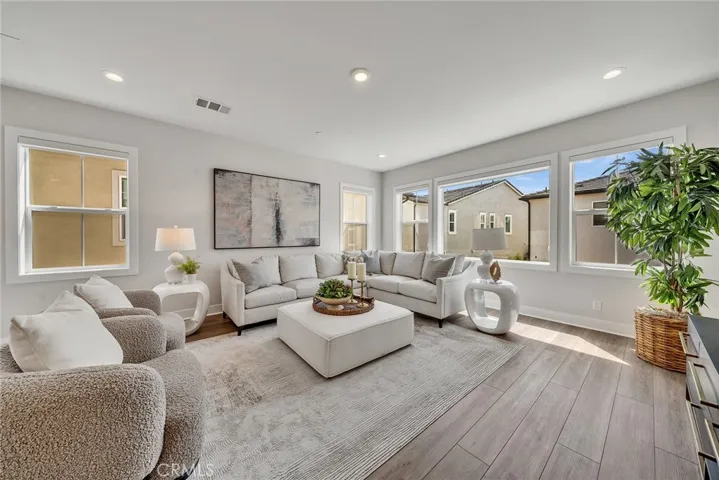 140 Walworth, Lake Forest, California 92630