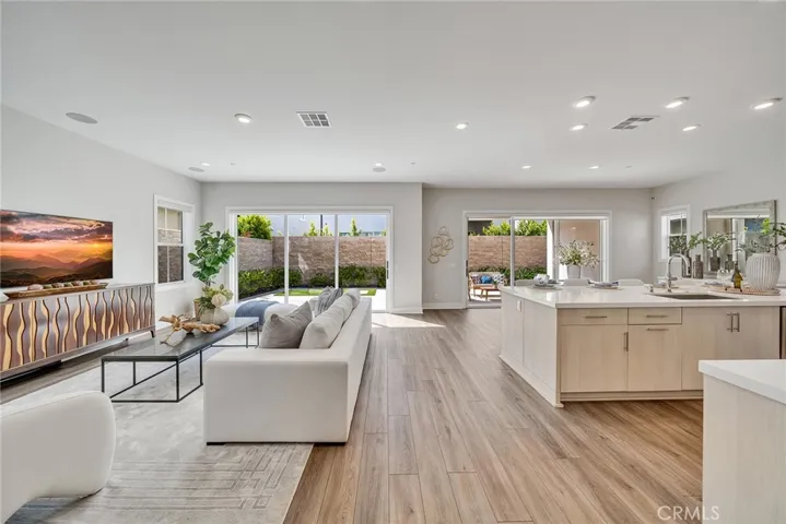 140 Walworth, Lake Forest, California 92630