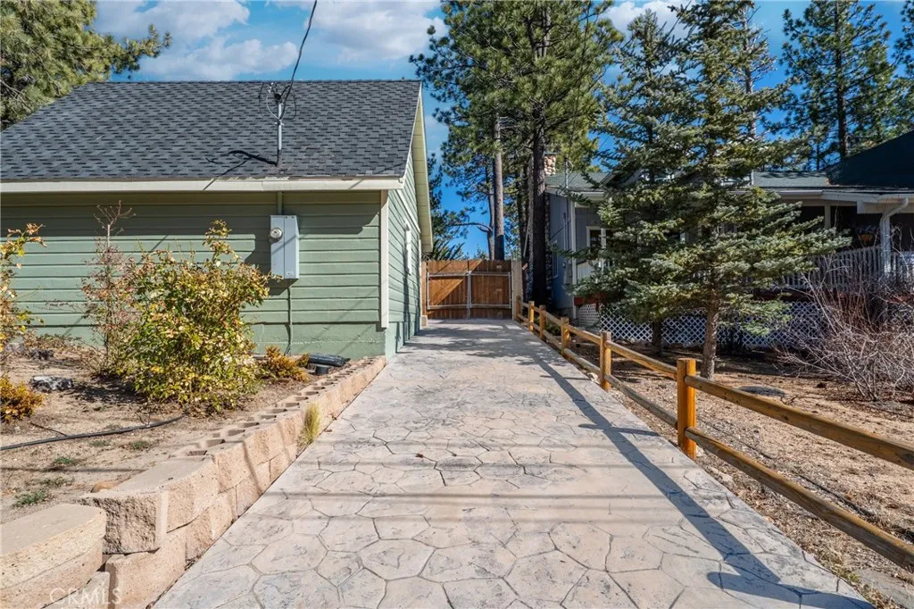 Main drive way and Gate