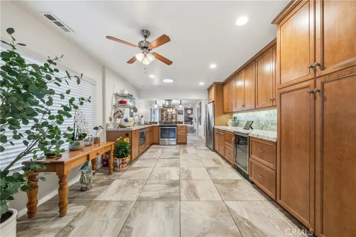 Enter to Kitchen