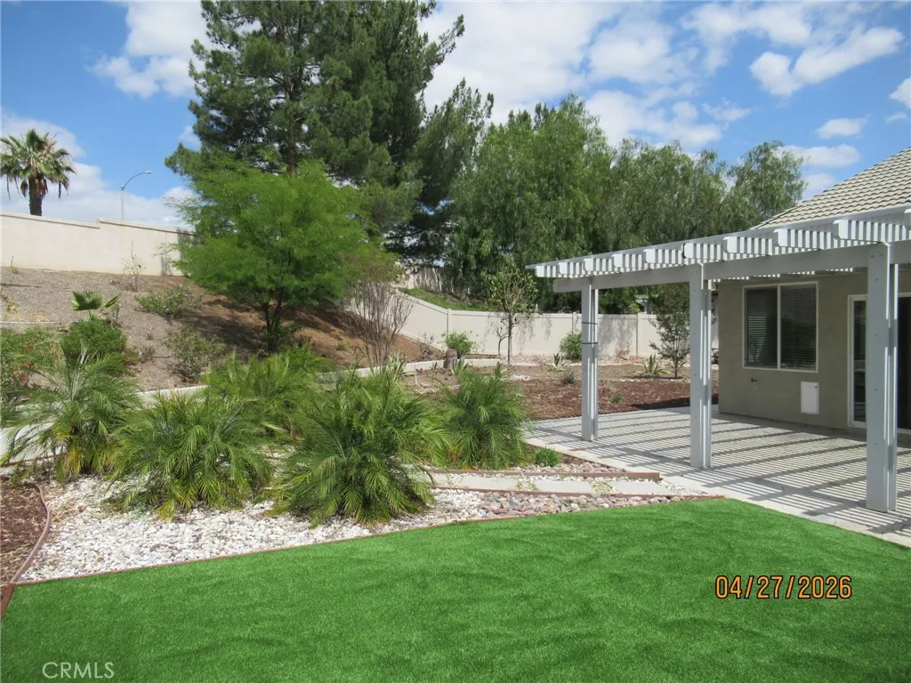 29383 Honneywood, Menifee, California 92584 — photo 5